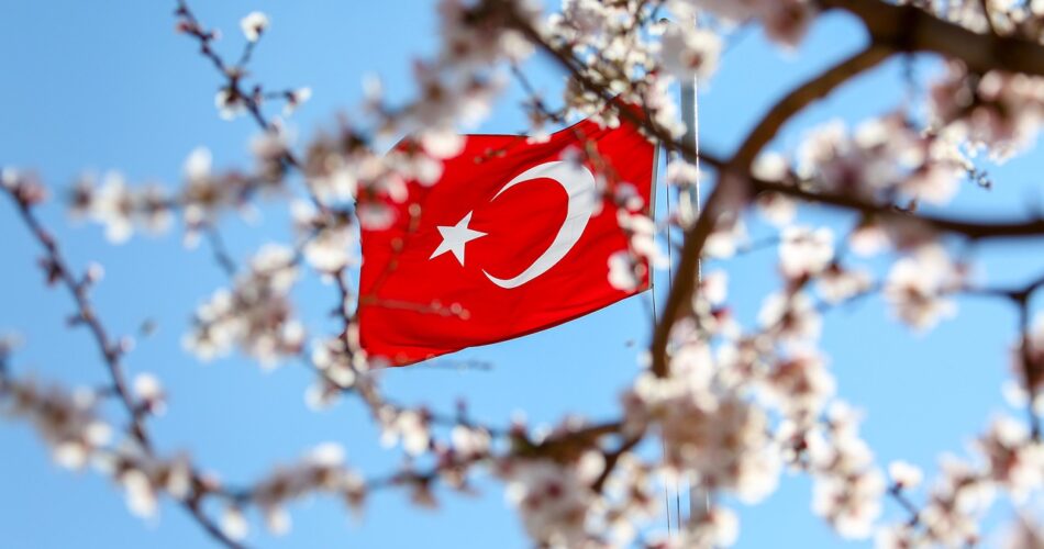 Dini ve milli duygular ailede yeşerir